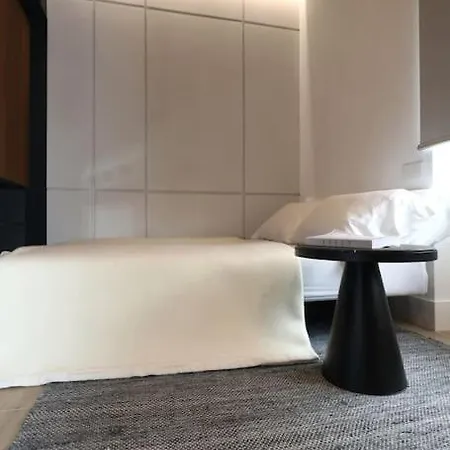 Hidden Gem- Studio Garibaldi-perfect For Couples Διαμέρισμα
