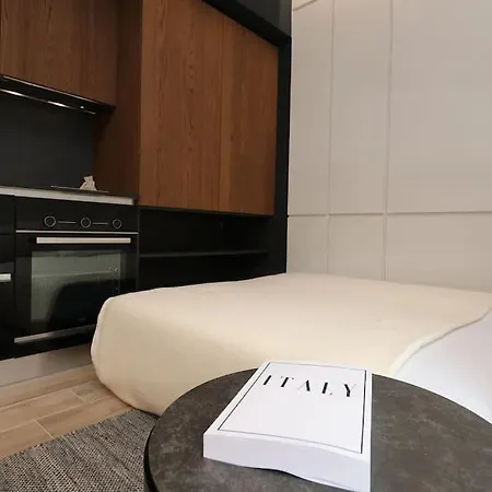 Hidden Gem- Studio Garibaldi-perfect For Couples Apartment *