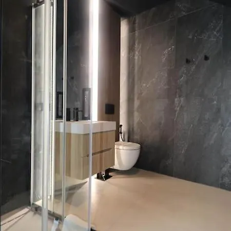 Hidden Gem- Studio Garibaldi-perfect For Couples Διαμέρισμα