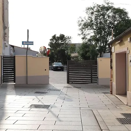 Hidden Gem- Studio Garibaldi-perfect For Couples Διαμέρισμα *